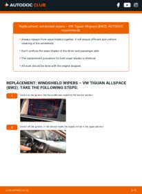 How to carry out replacement: Wiper Blades 2.0 TDI 4motion VW TIGUAN ALLSPACE (BW2)